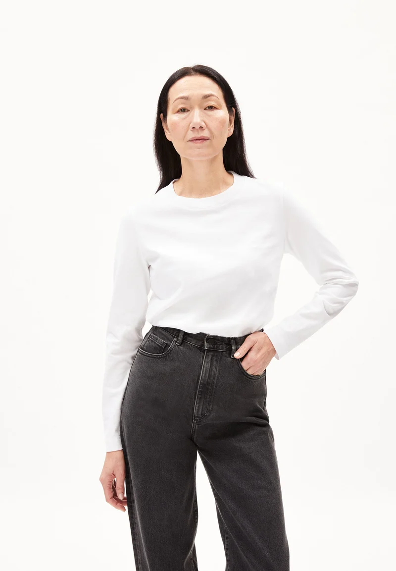 TAAMINIAA | white