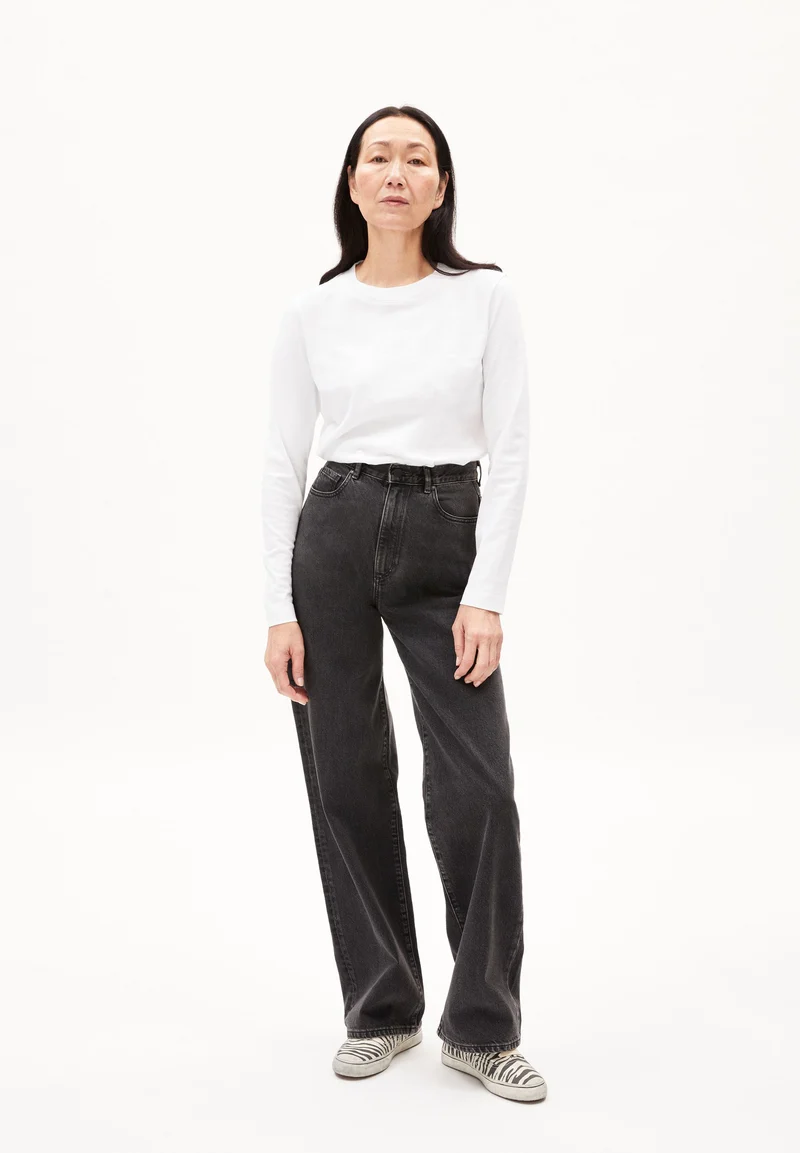 TAAMINIAA | white