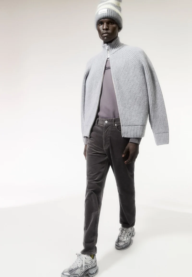 MAAKX CORDUROY | iron cast