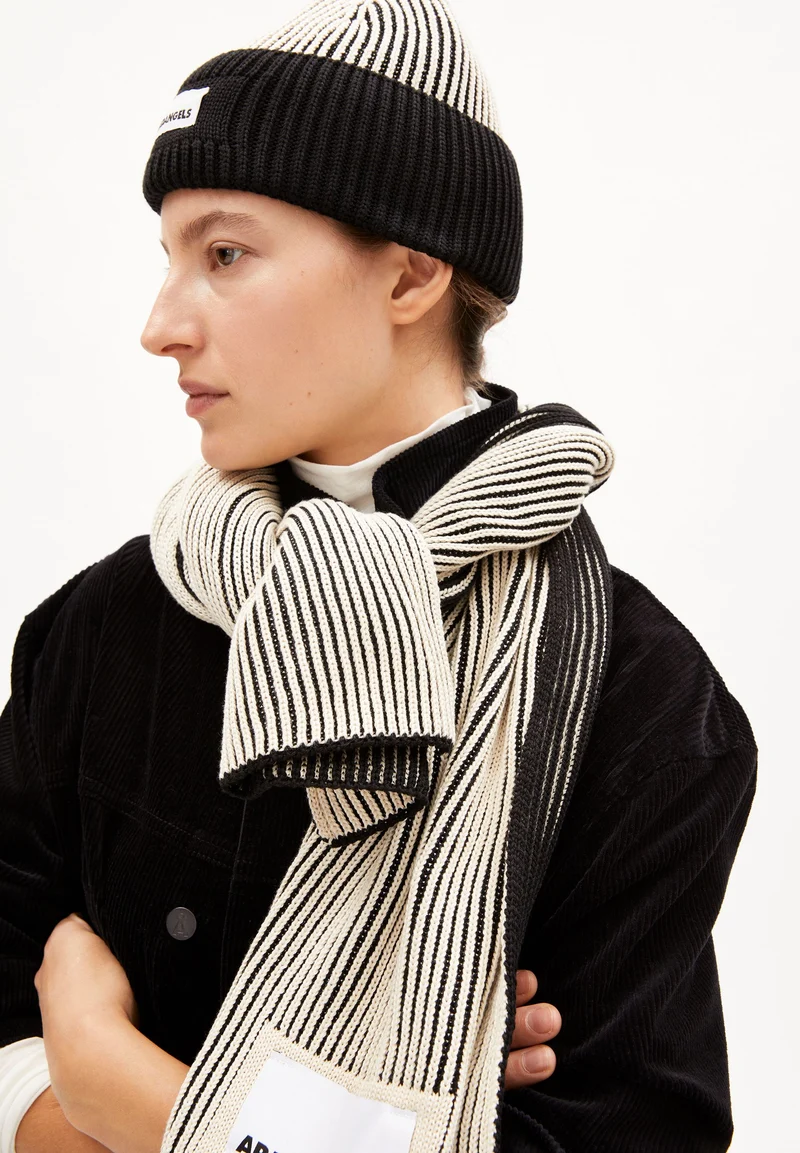 YURAA LOGO SCARF