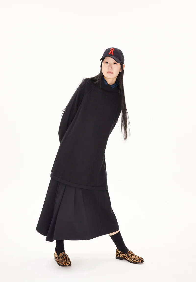 NAANIA | black