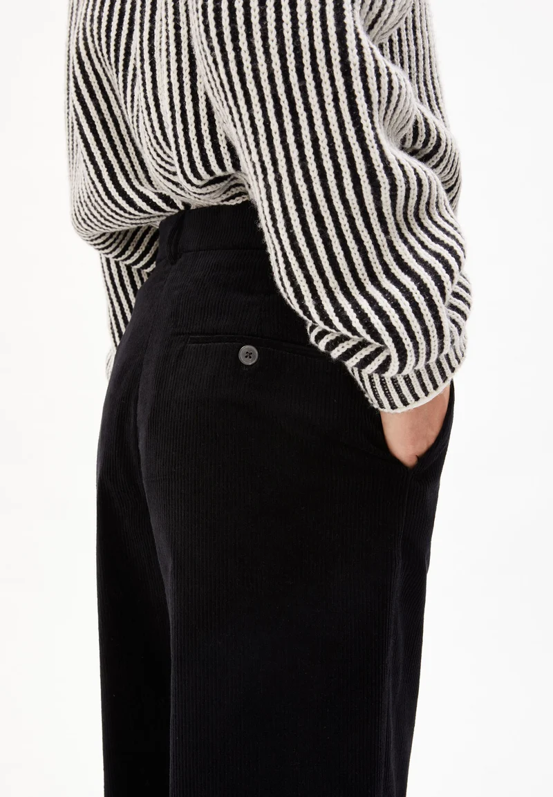 JAALMA CORDUROY | black