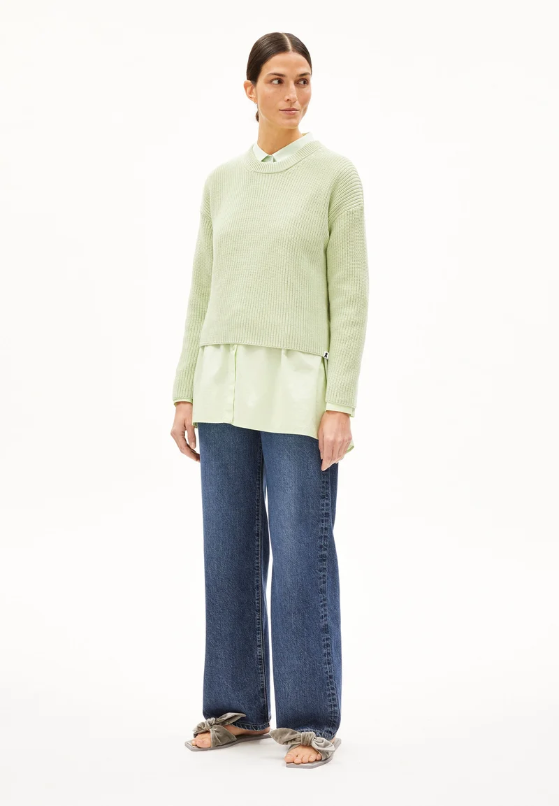 NURIAAS | pastel green