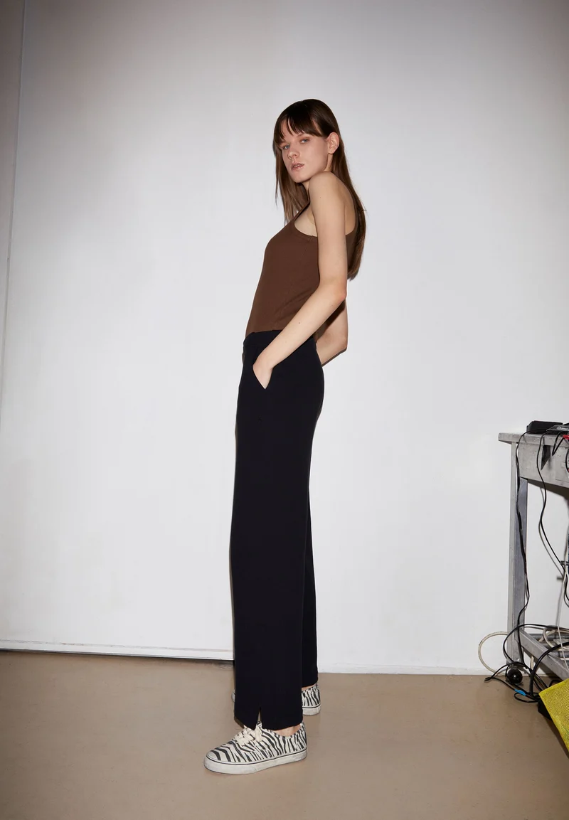 RAFAELAA | black