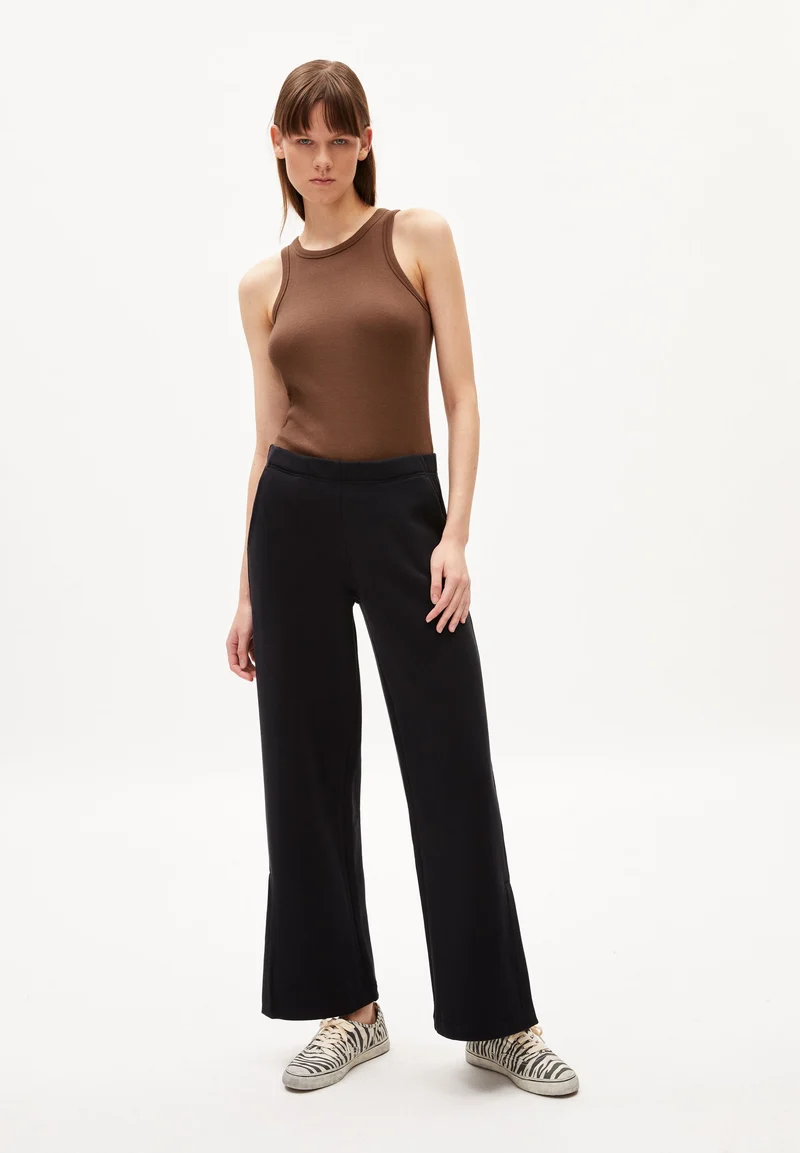 RAFAELAA | black