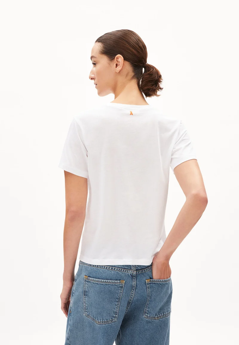 MAARLA FRUITS | white
