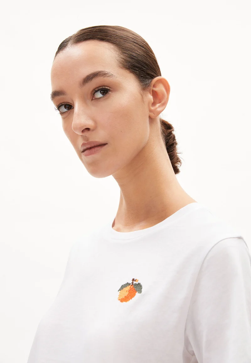 MAARLA FRUITS | white