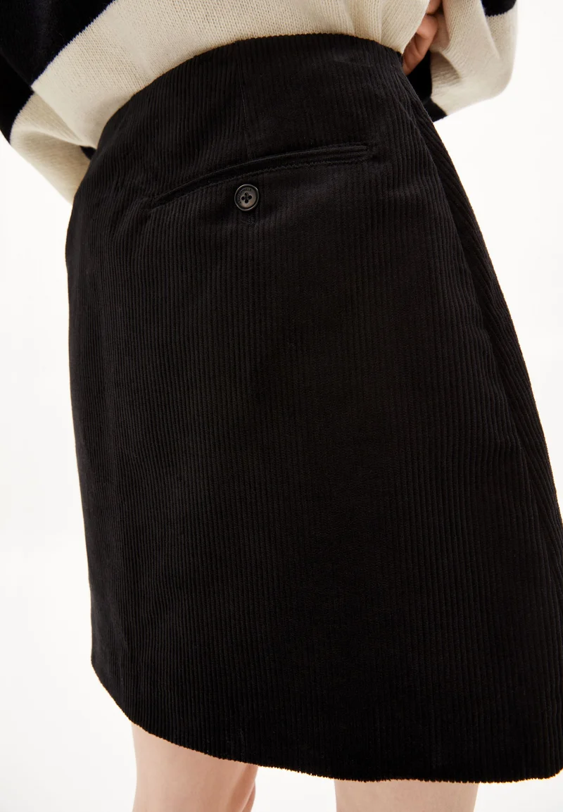ZAALA CORDUROY | black