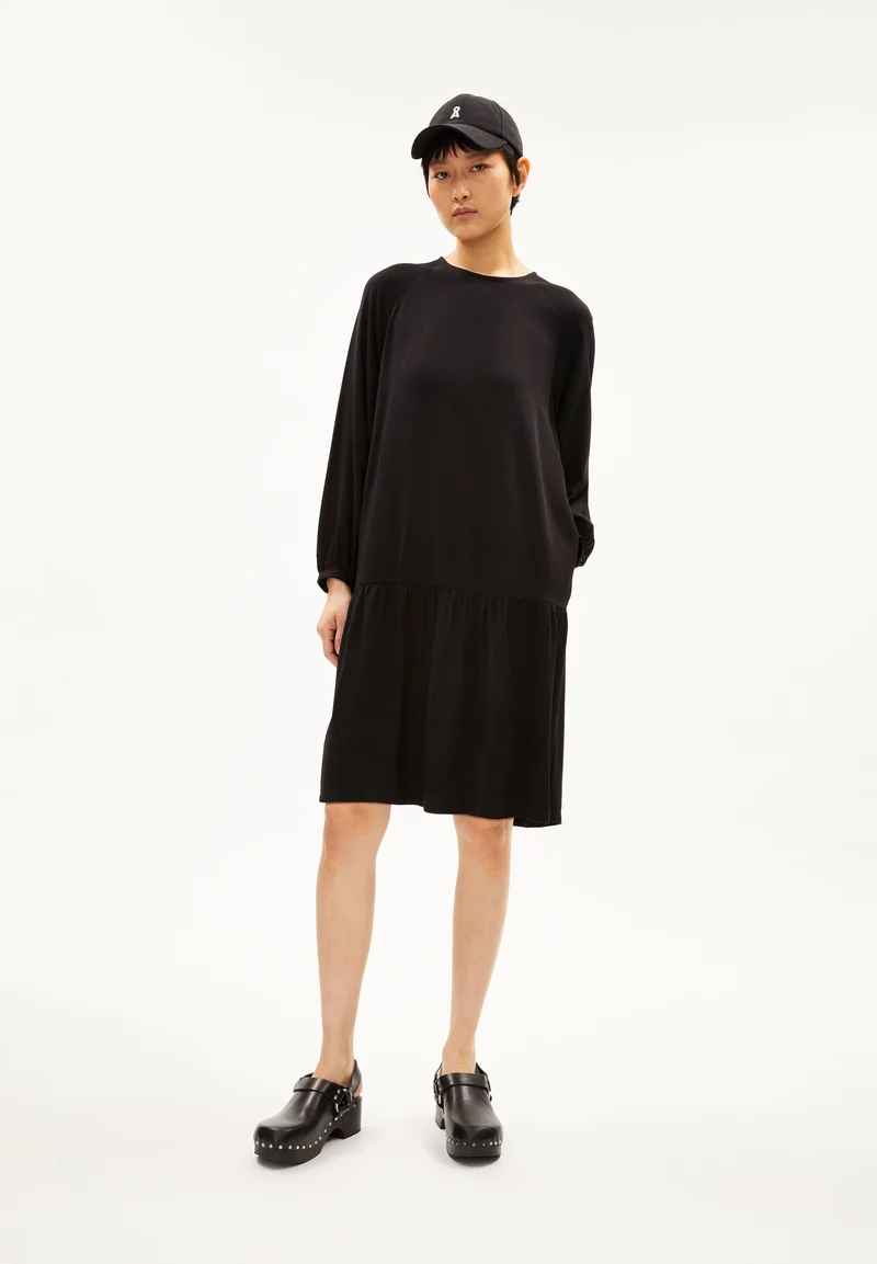 ANINAA | black
