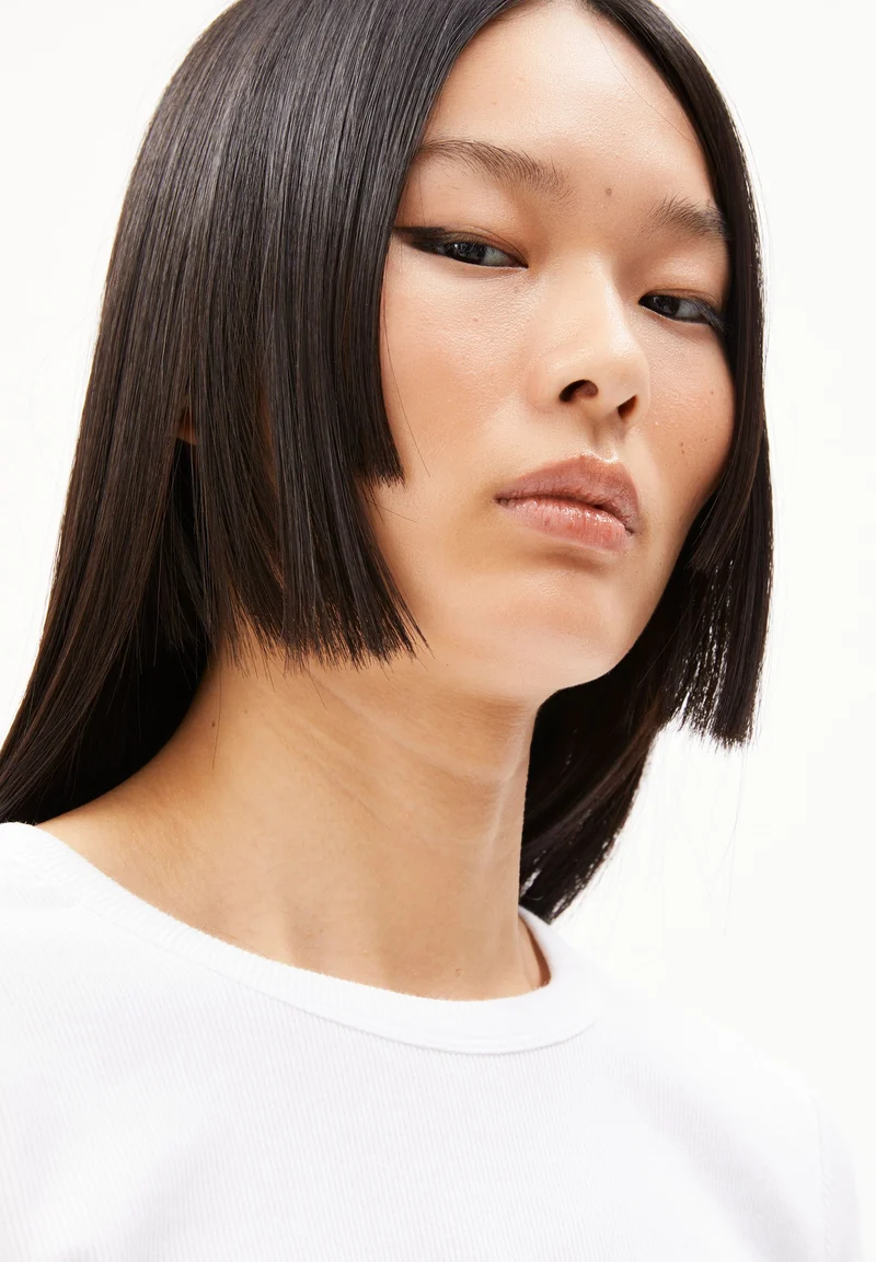 JAALIA | white