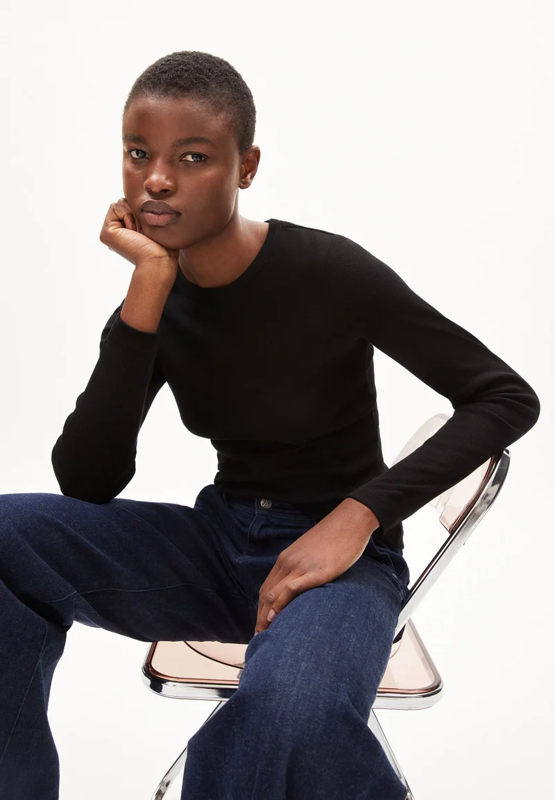 JAALIA | black