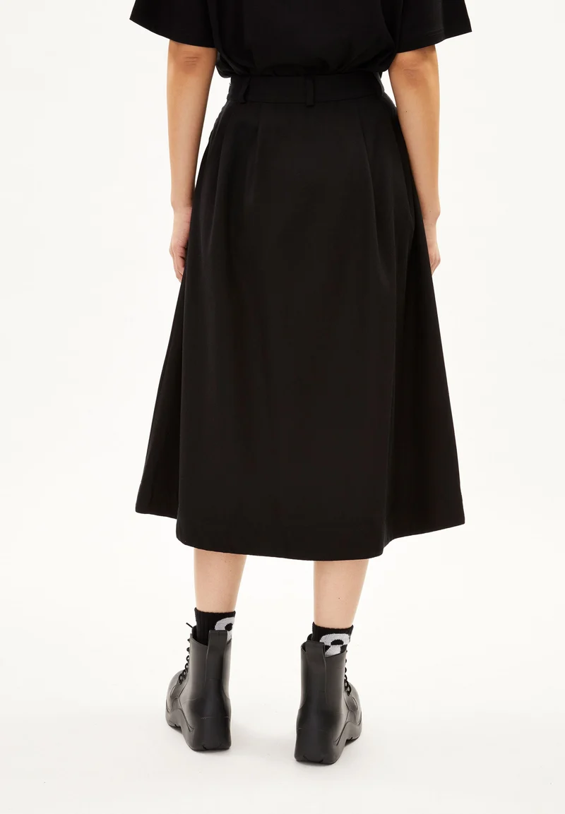 DORIKAA | black