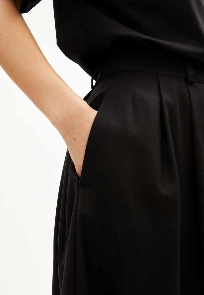 DORIKAA | black