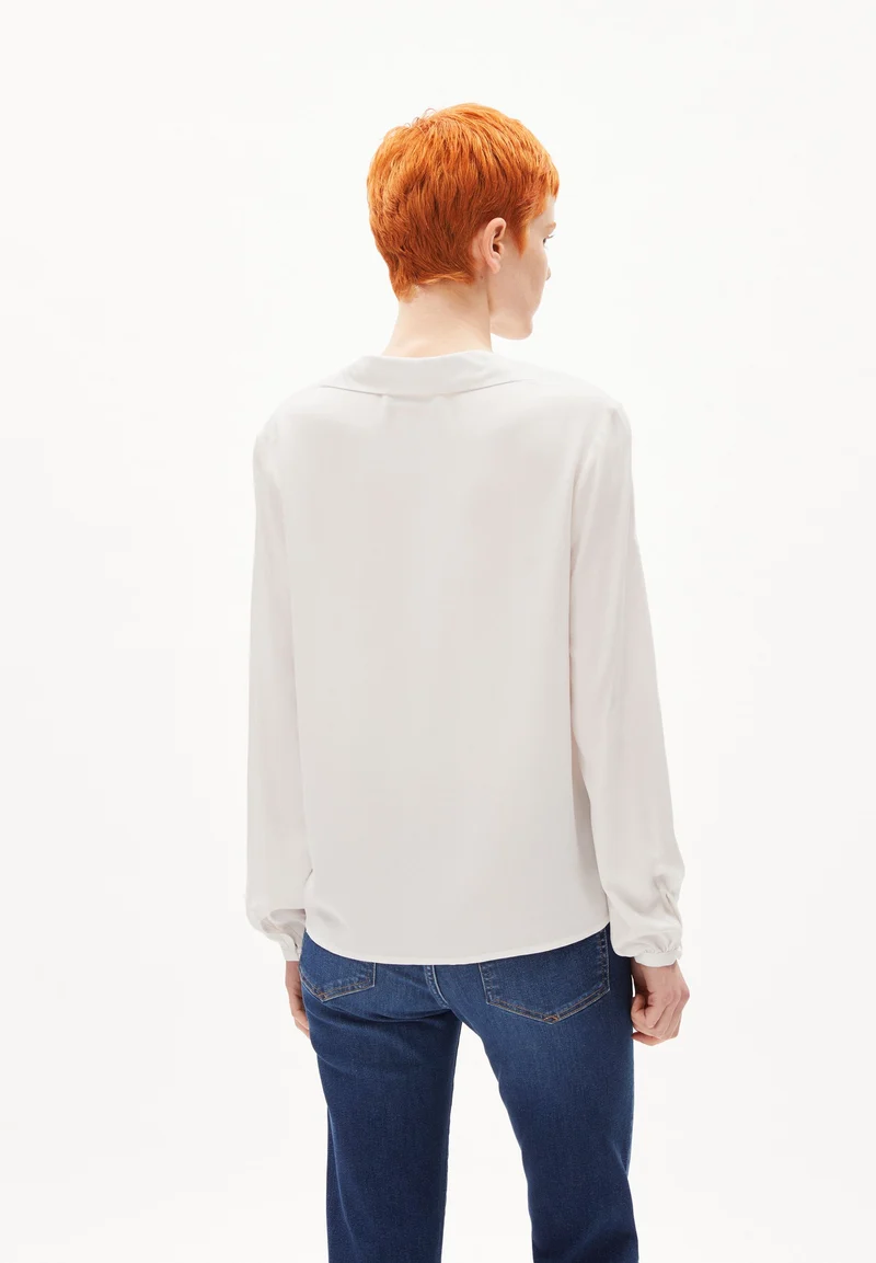 MIUNAA | off white