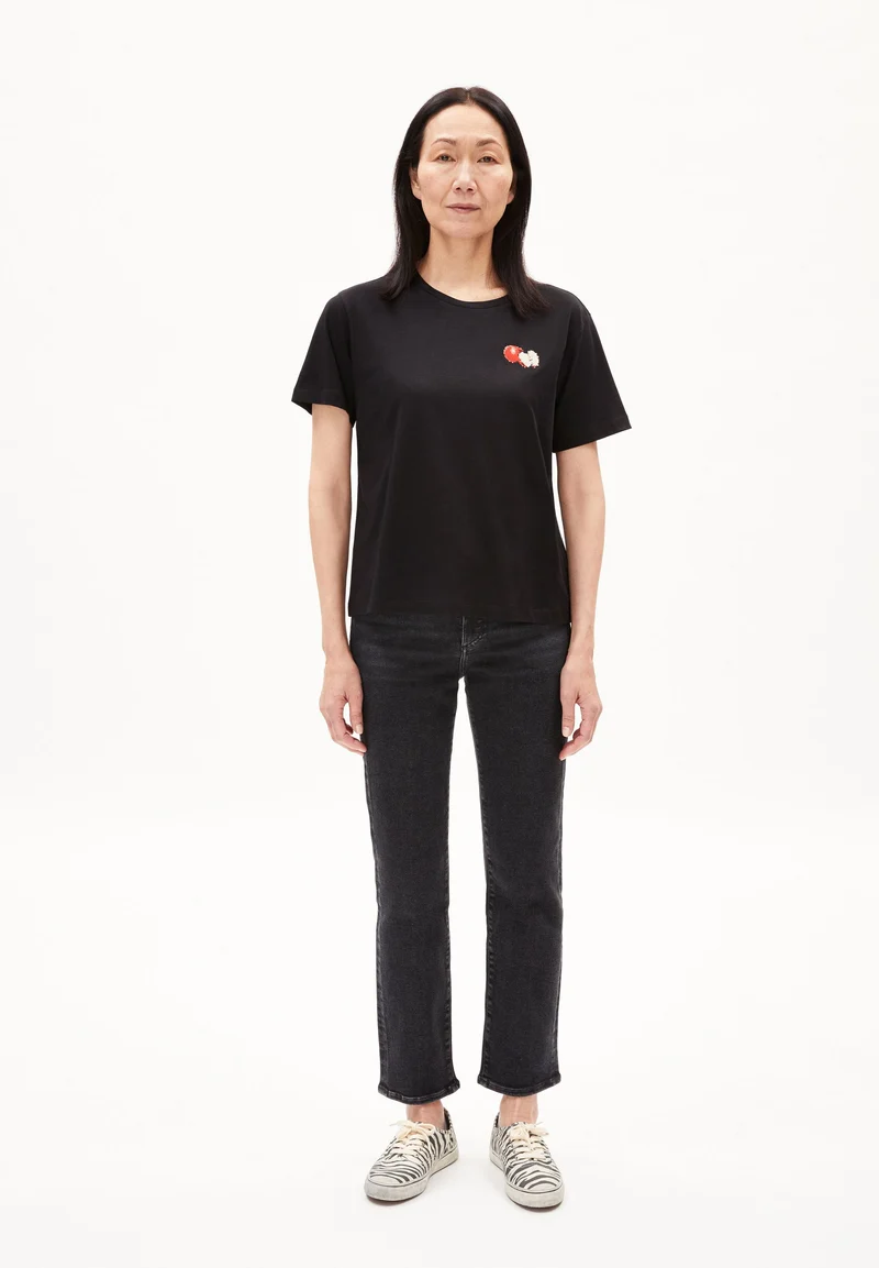 MAARLA FRUITS | black