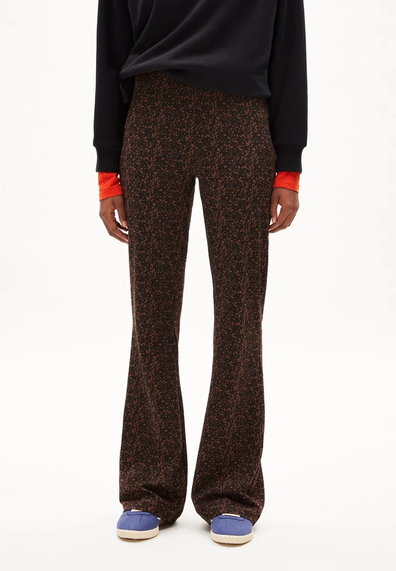DONNAA ABSTRACT | deep brown