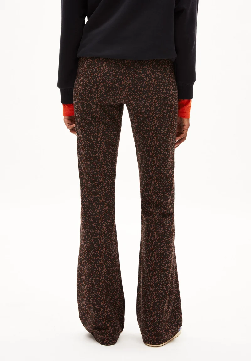 DONNAA ABSTRACT | deep brown