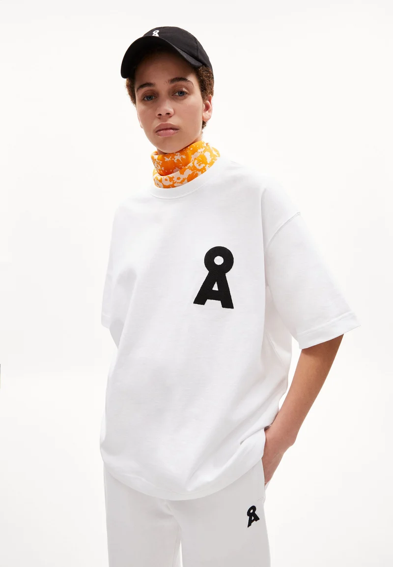 MIKAAS ICONIC CAPSULE