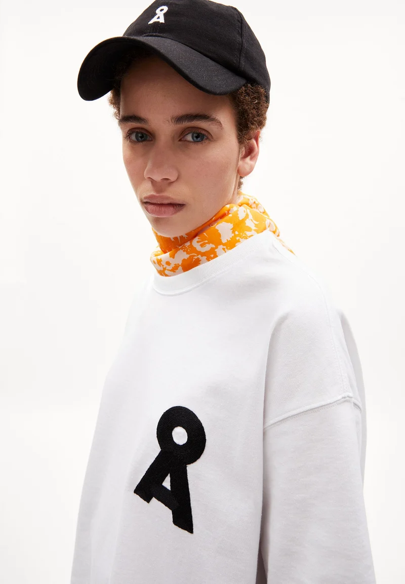 MIKAAS ICONIC CAPSULE | white
