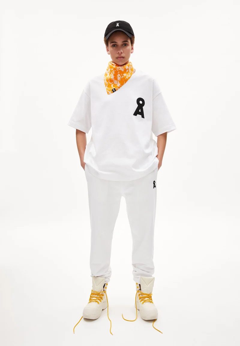MIKAAS ICONIC CAPSULE | white