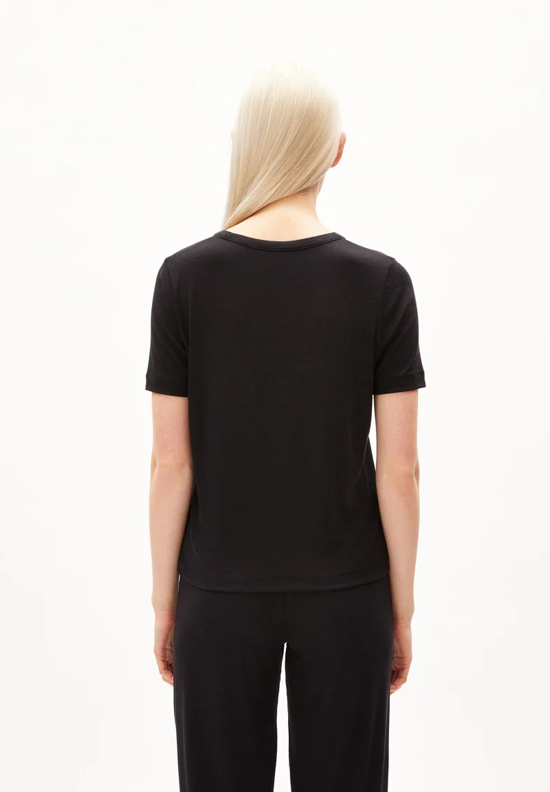 GENEVRAA | black