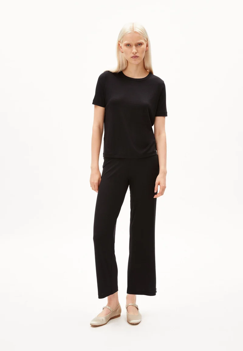 GENEVRAA | black