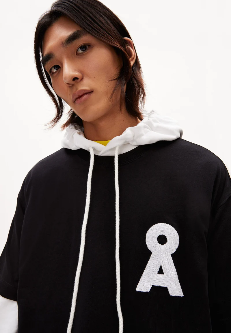 MIKAAS ICONIC CAPSULE | black