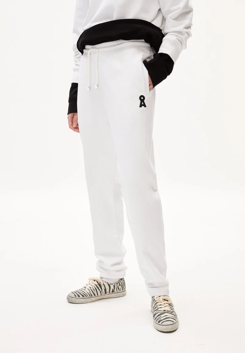 AAIKE ICONIC CAPSULE | white