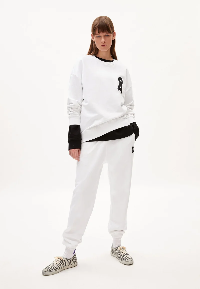 AAIKE ICONIC CAPSULE | white