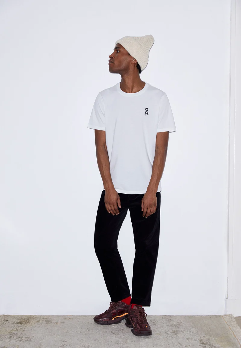 JAAMES PIXXEL LOGAA | white