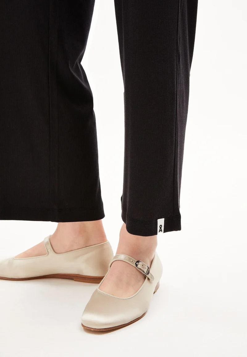 STELLAARA | black