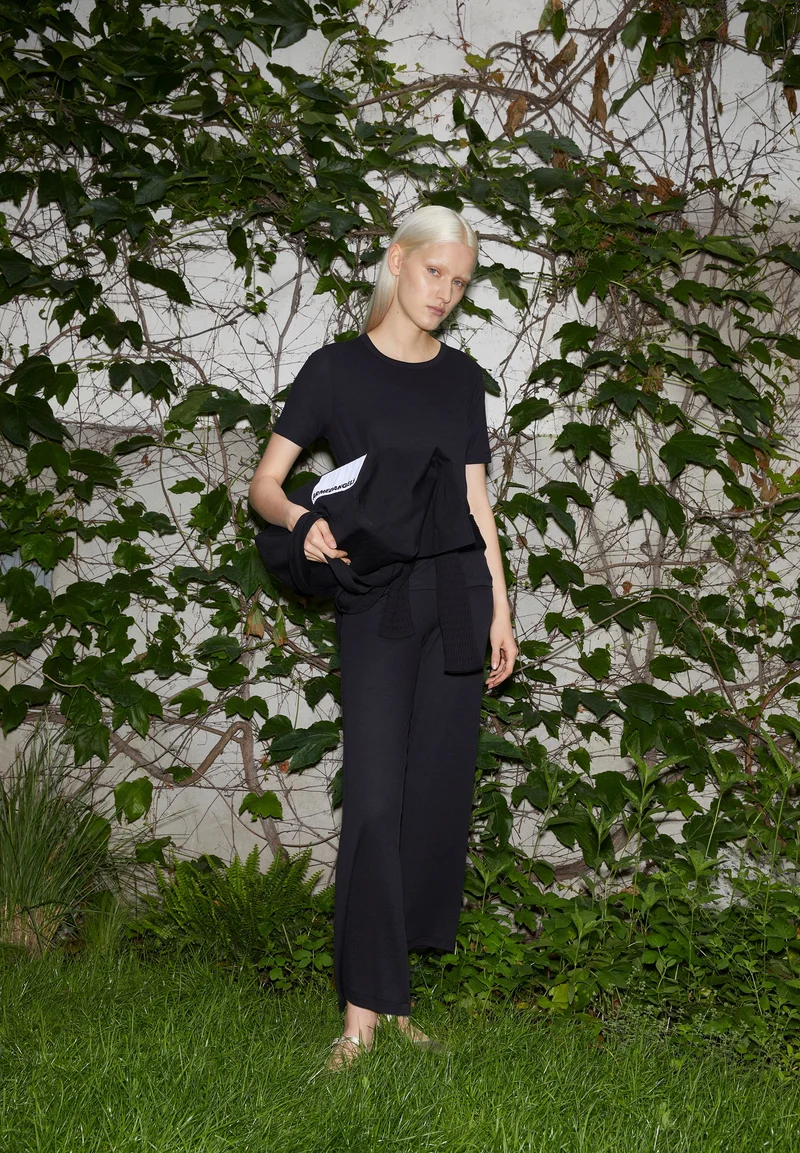 STELLAARA | black