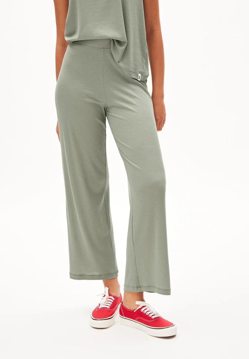 STELLAARA | grey green