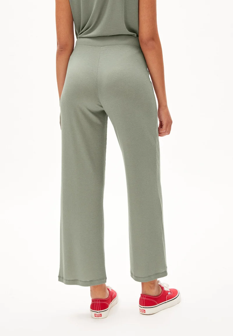 STELLAARA | grey green