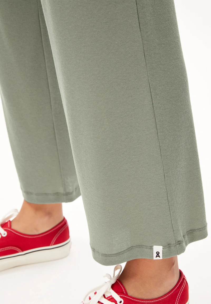 STELLAARA | grey green