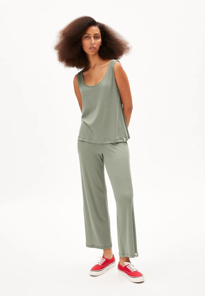 STELLAARA | grey green