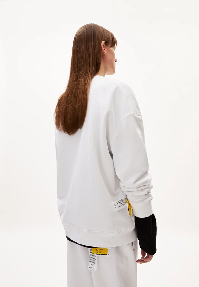 SASHAA ICONIC CAPSULE | white