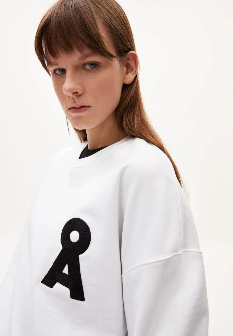 SASHAA ICONIC CAPSULE | white