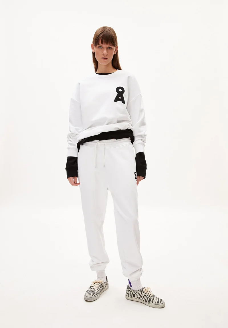 SASHAA ICONIC CAPSULE | white