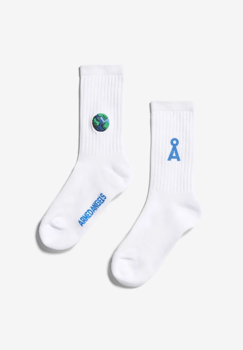 SAAMUS WORLD | white