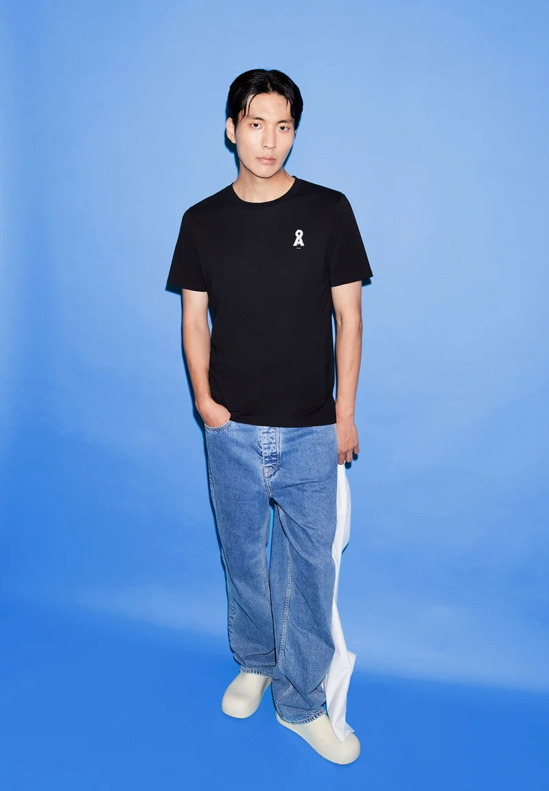 JAAMES PIXXEL LOGAA | black