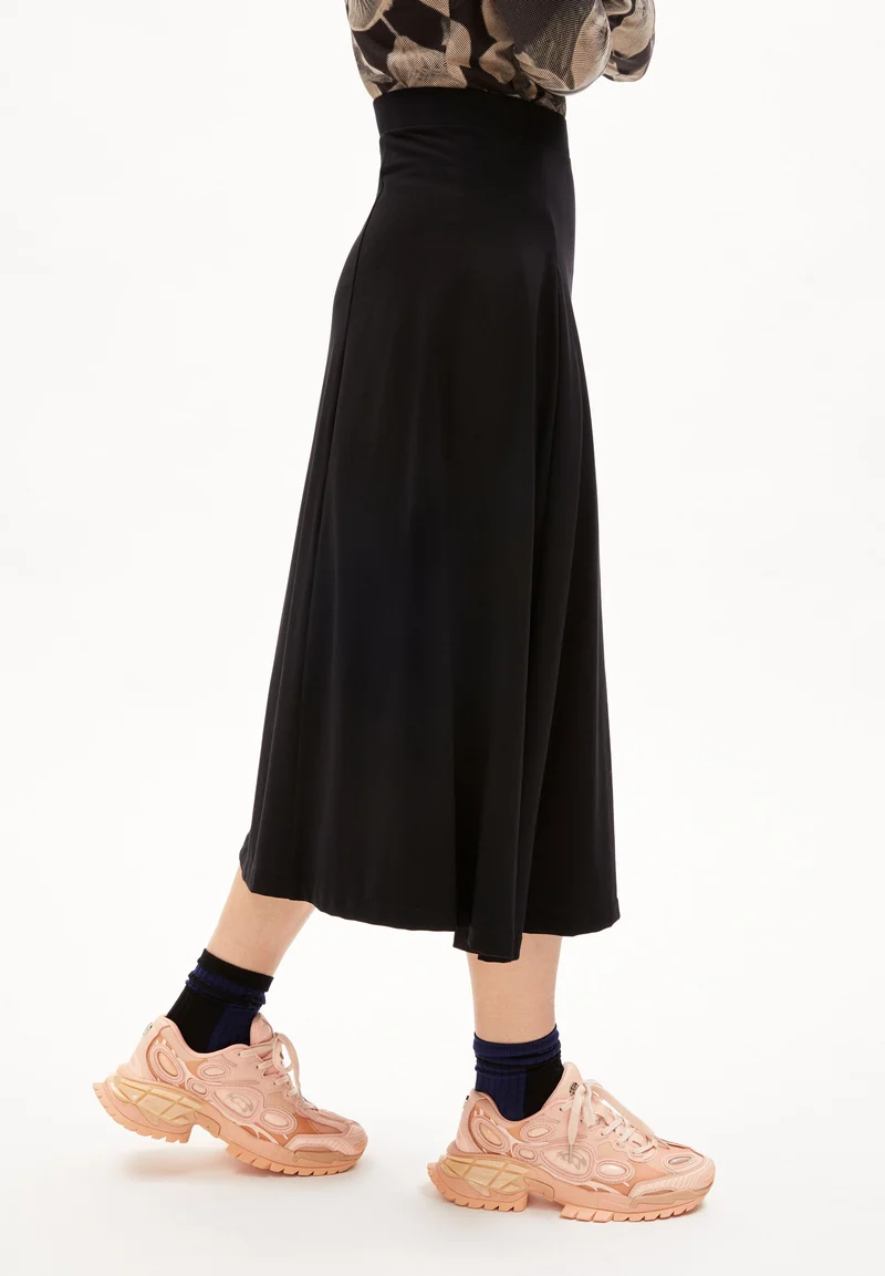 AVAA LOU | black