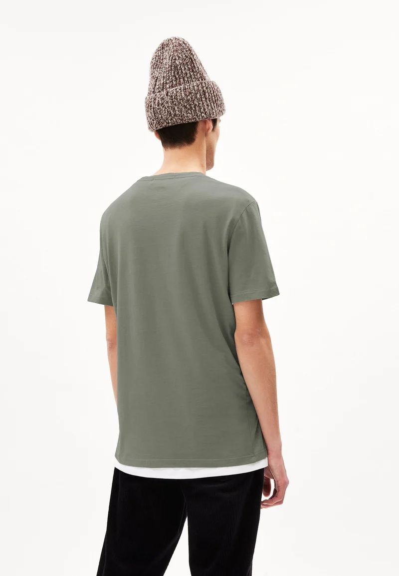 JAAMES PIXXEL MOUNTAIN | cool sage