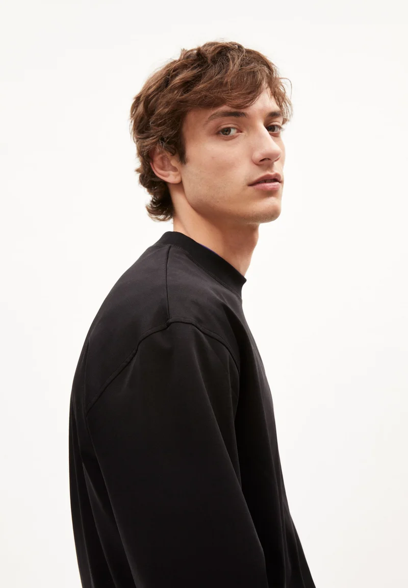 VAARES PREMIUM | black