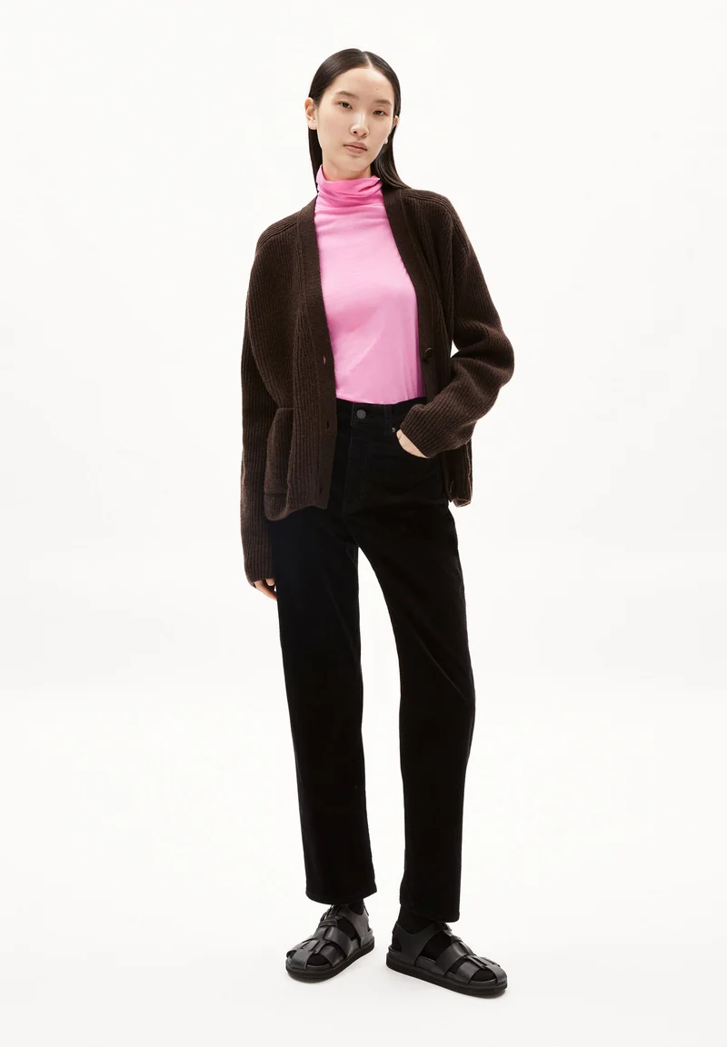 AAIKALA CORDUROY | black