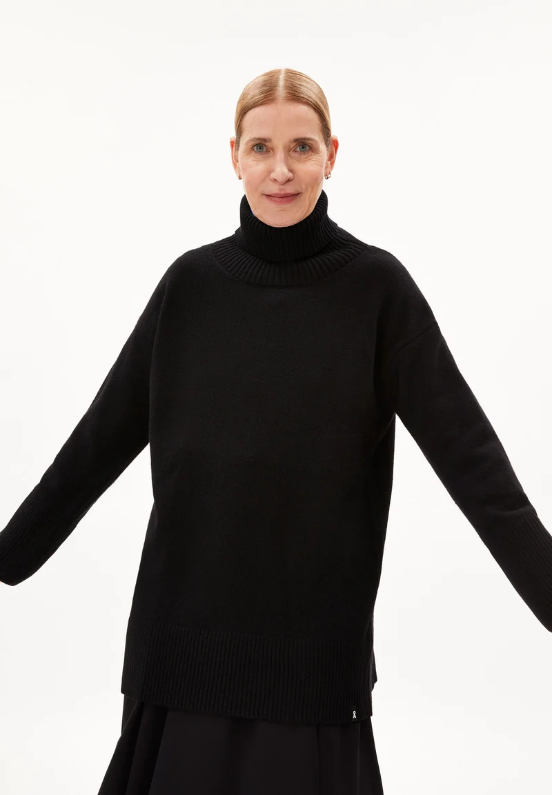 ARDIAA ROLLNECK | black