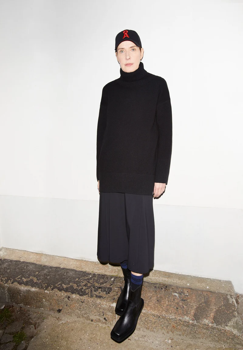 ARDIAA ROLLNECK | black