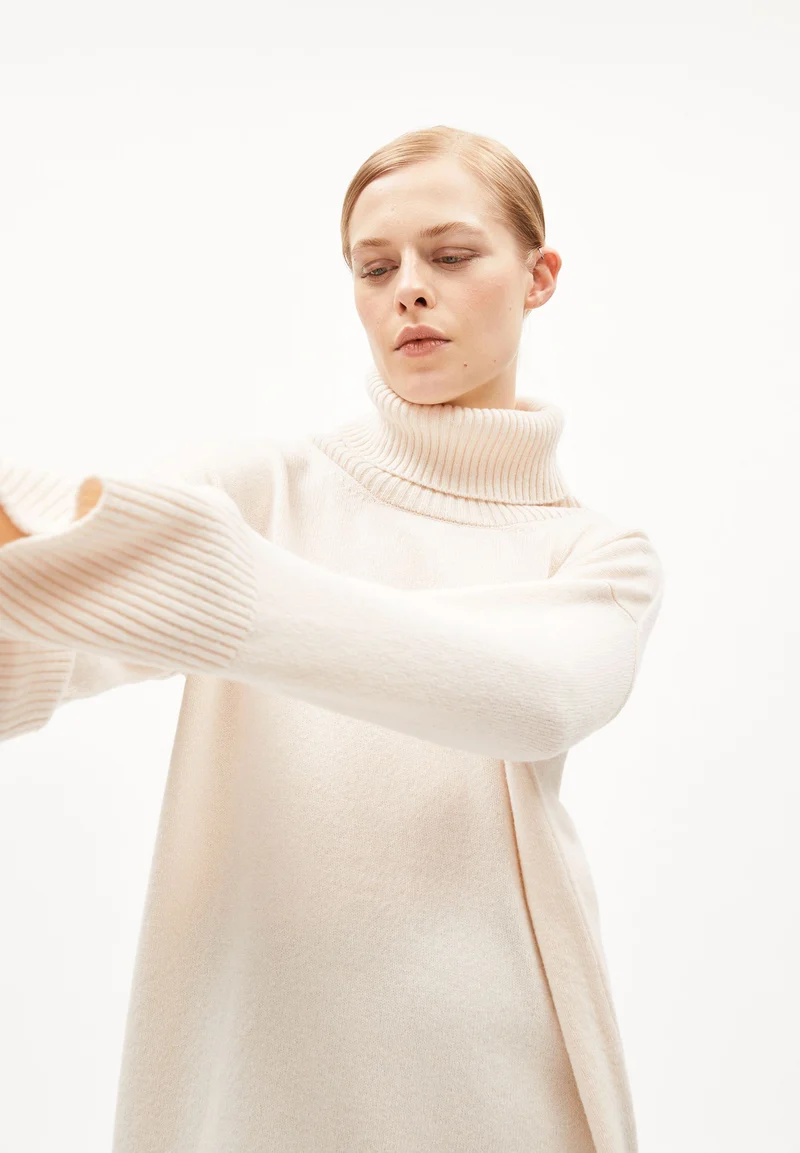 ARDIAA ROLLNECK | oatmilk