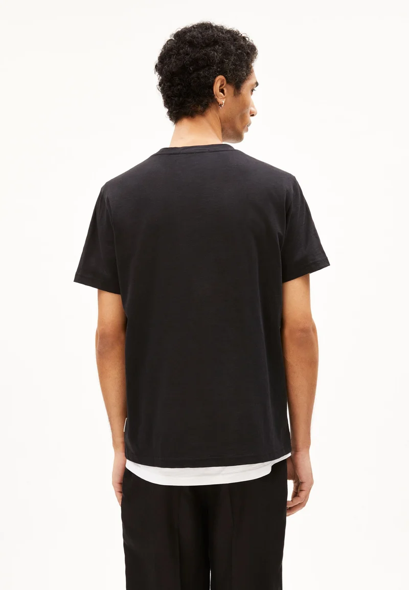 JAAMES STRUCTURE | black