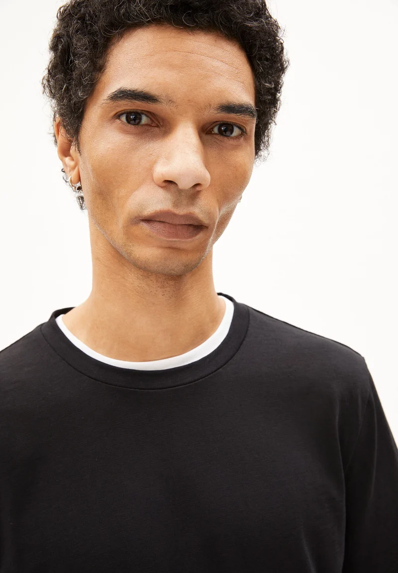 JAAMES STRUCTURE | black